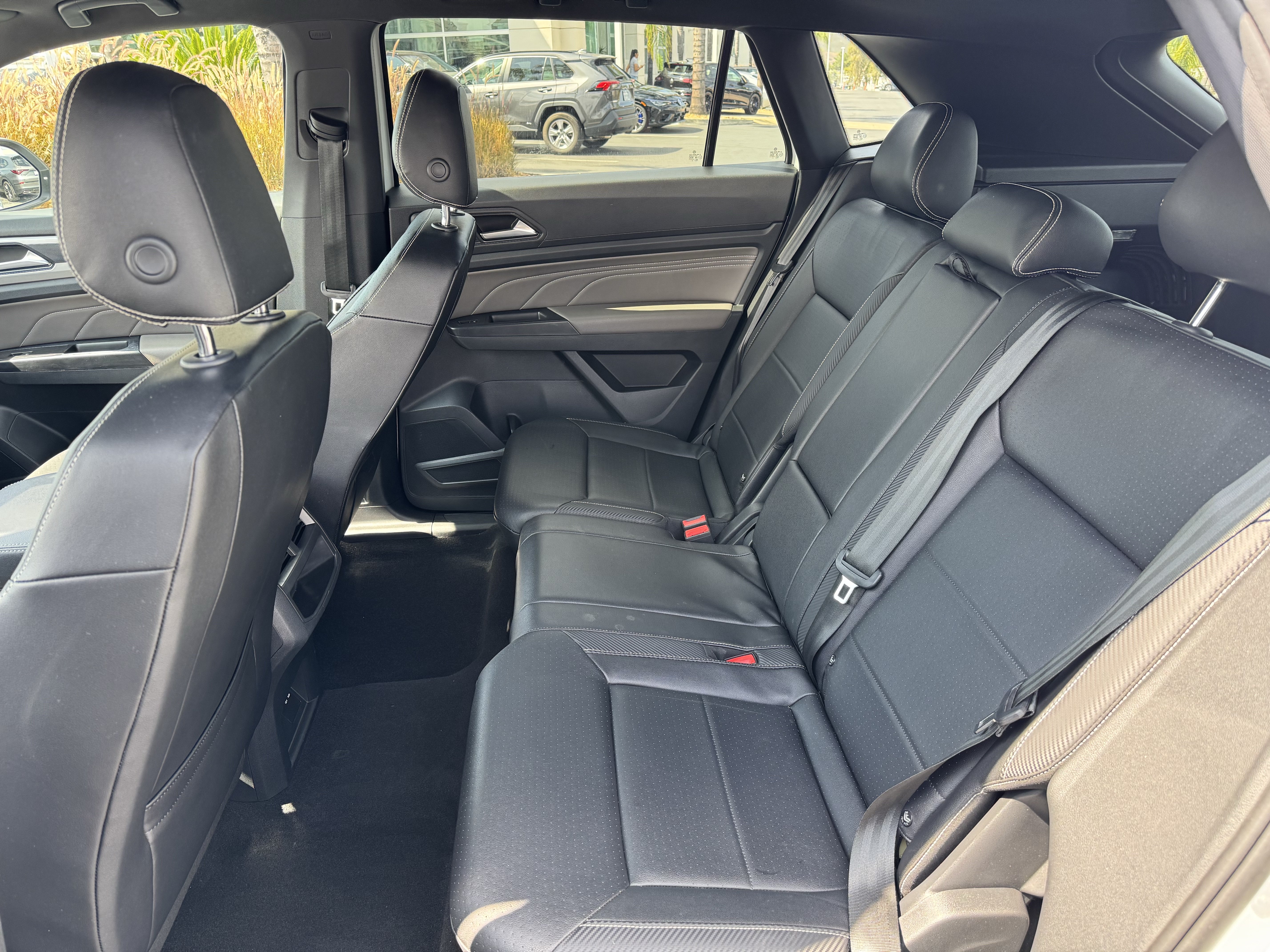 Used 2021 Volkswagen Atlas Cross Sport SE w/ Panoramic Sunroof Package FWD image 32