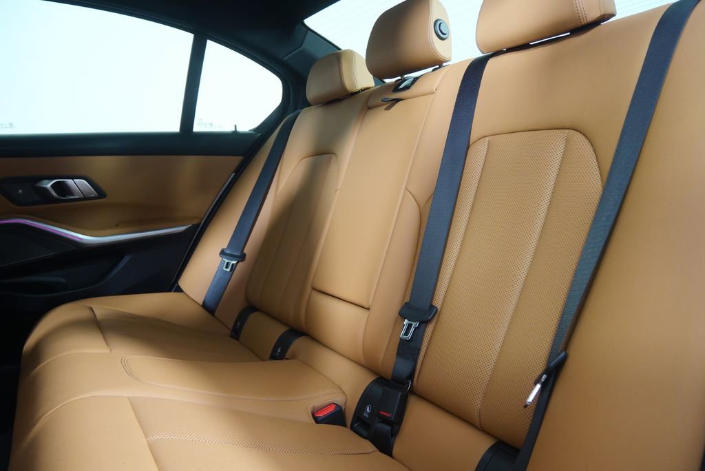 Used 2025 BMW M340i w/ Premium Package RWD image 16