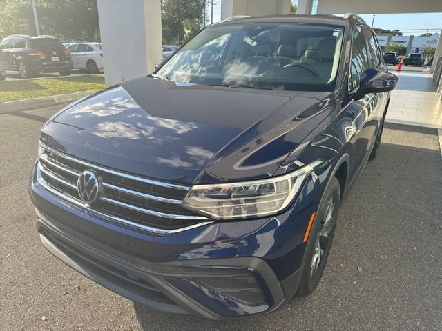 Used 2023 Volkswagen Tiguan SE image 3