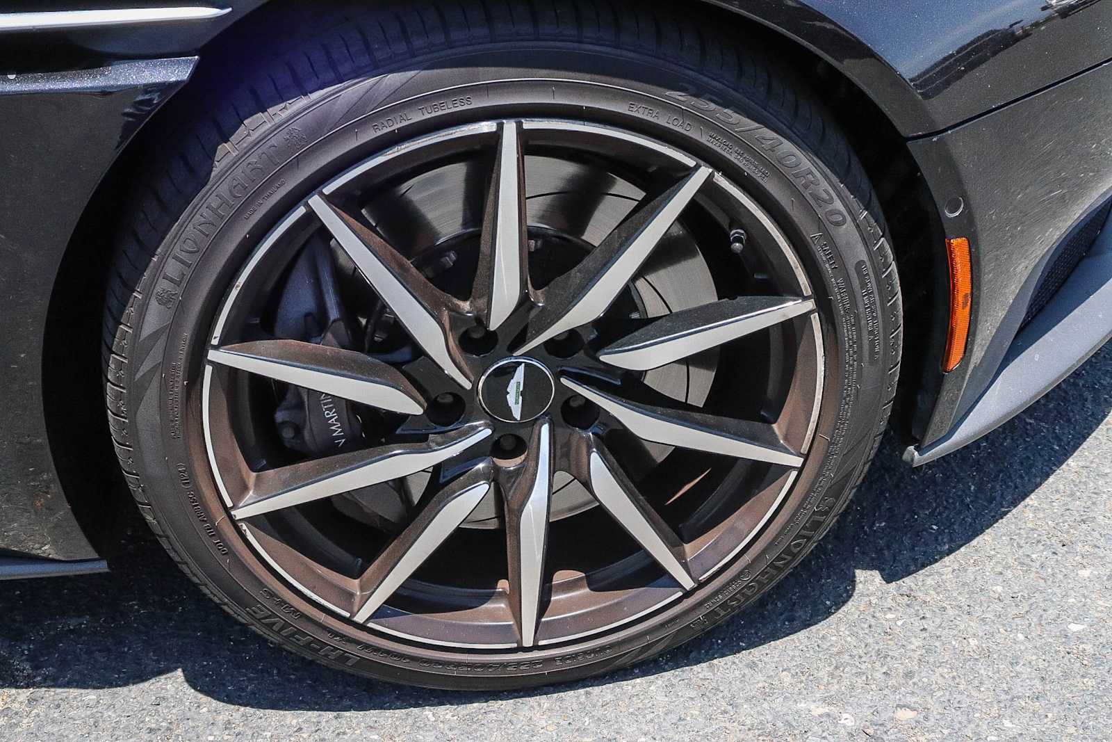 Used 2020 Aston Martin DB11 Coupe RWD image 16
