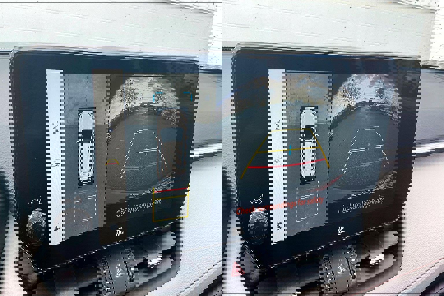 Used 2025 Toyota RAV4 Limited image 26