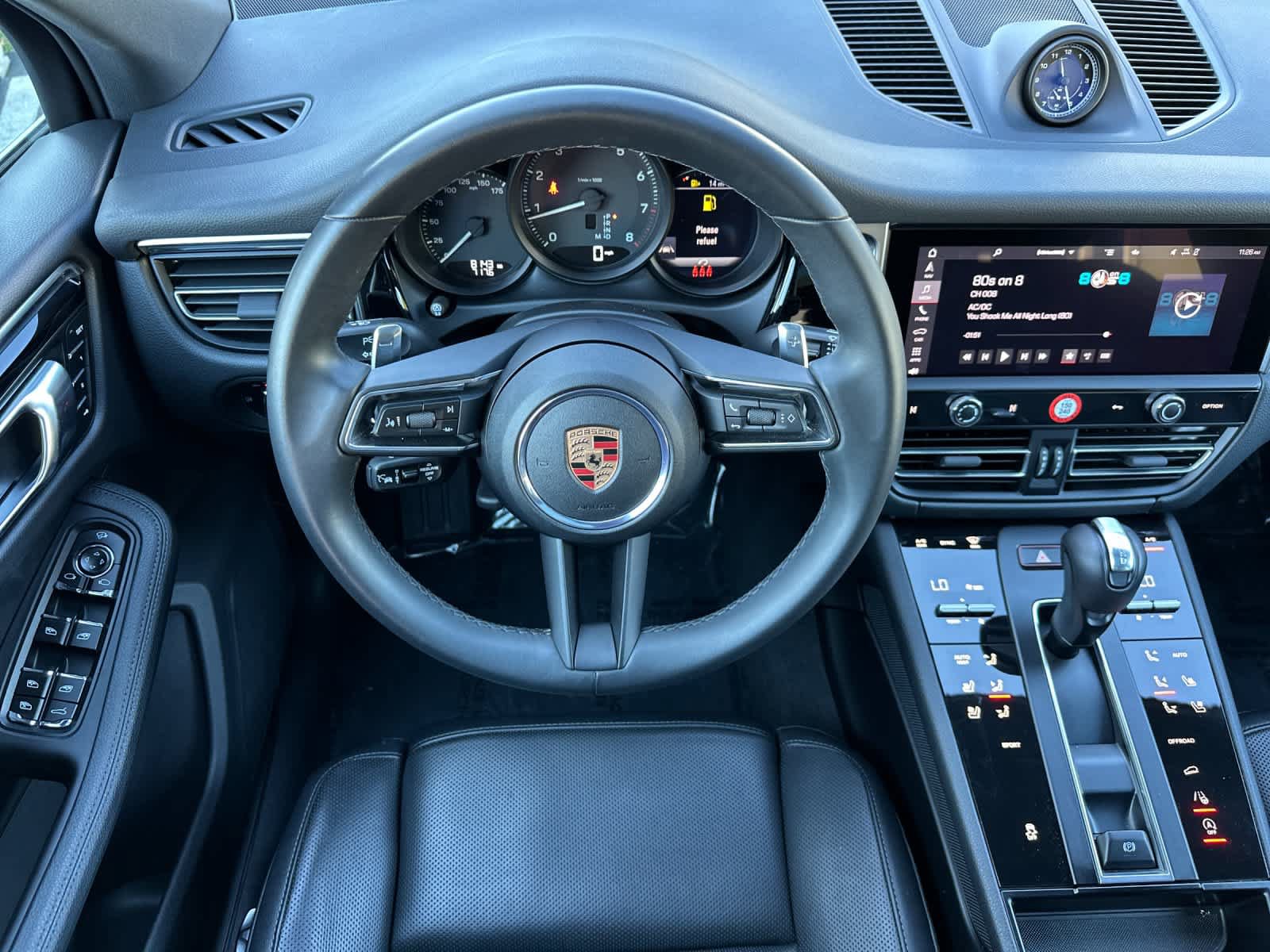Certified 2025 Porsche Macan AWD/4WD image 15