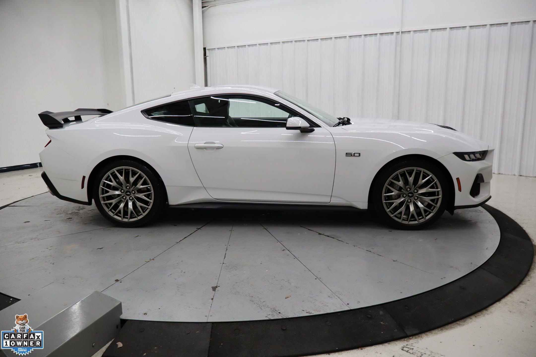 Used 2024 Ford Mustang GT Premium image 2