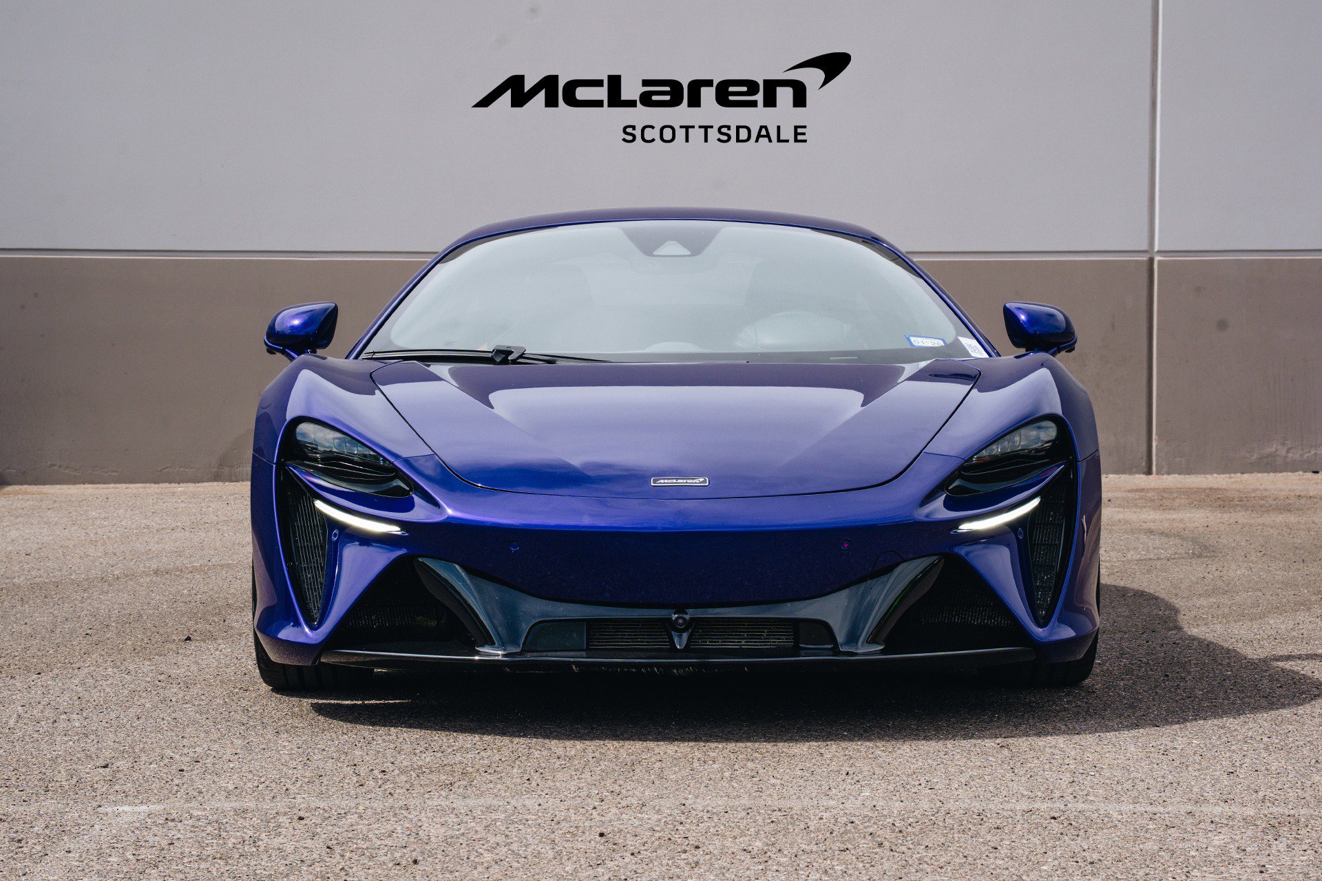 Used 2023 McLaren Artura image 10