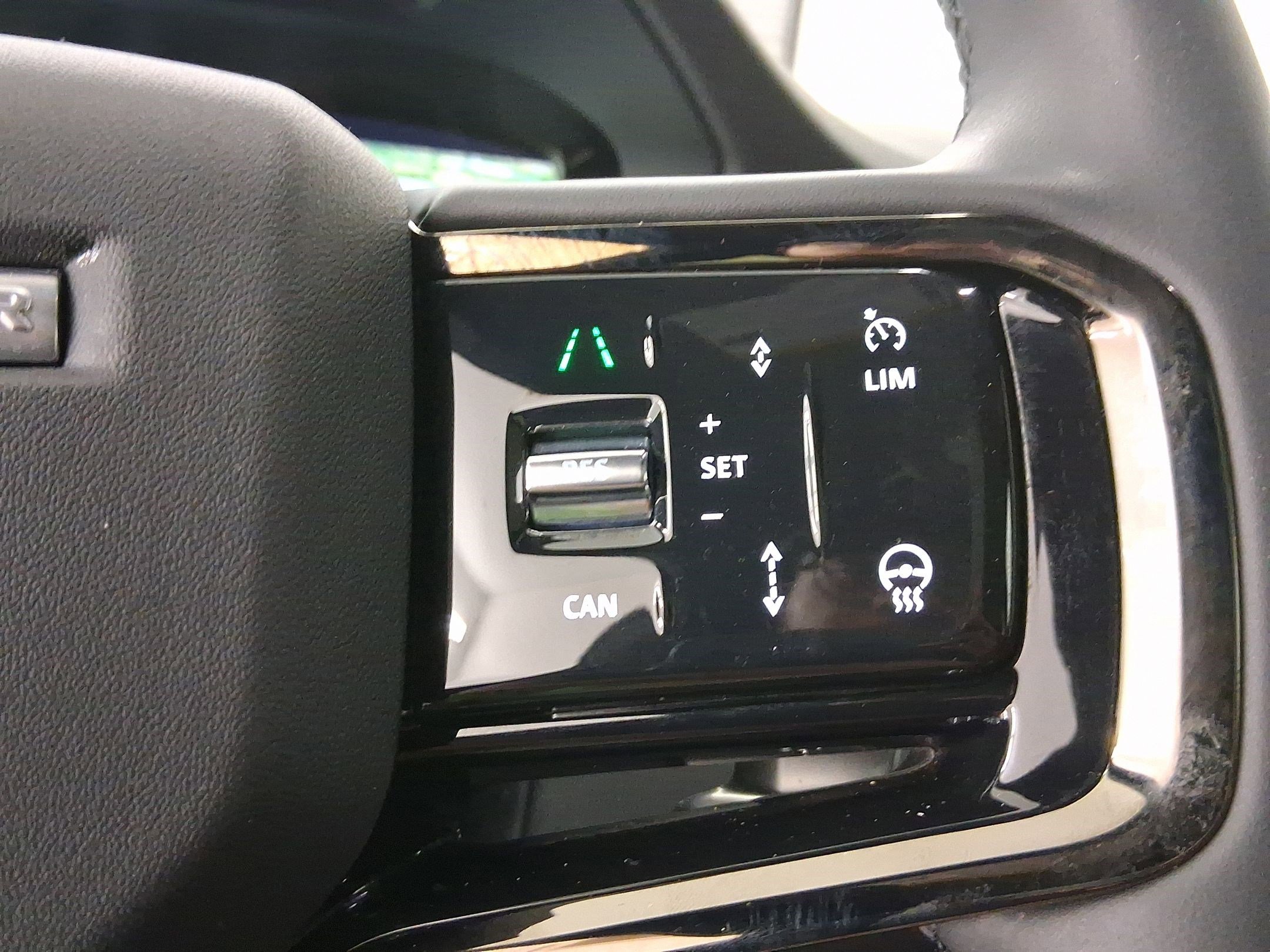 Certified 2025 Land Rover Range Rover Evoque Dynamic SE AWD/4WD image 15