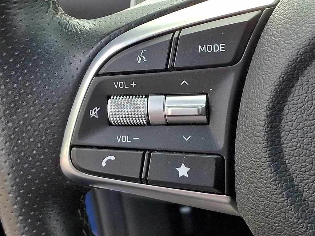 Used 2022 Genesis G70 2.0T image 21