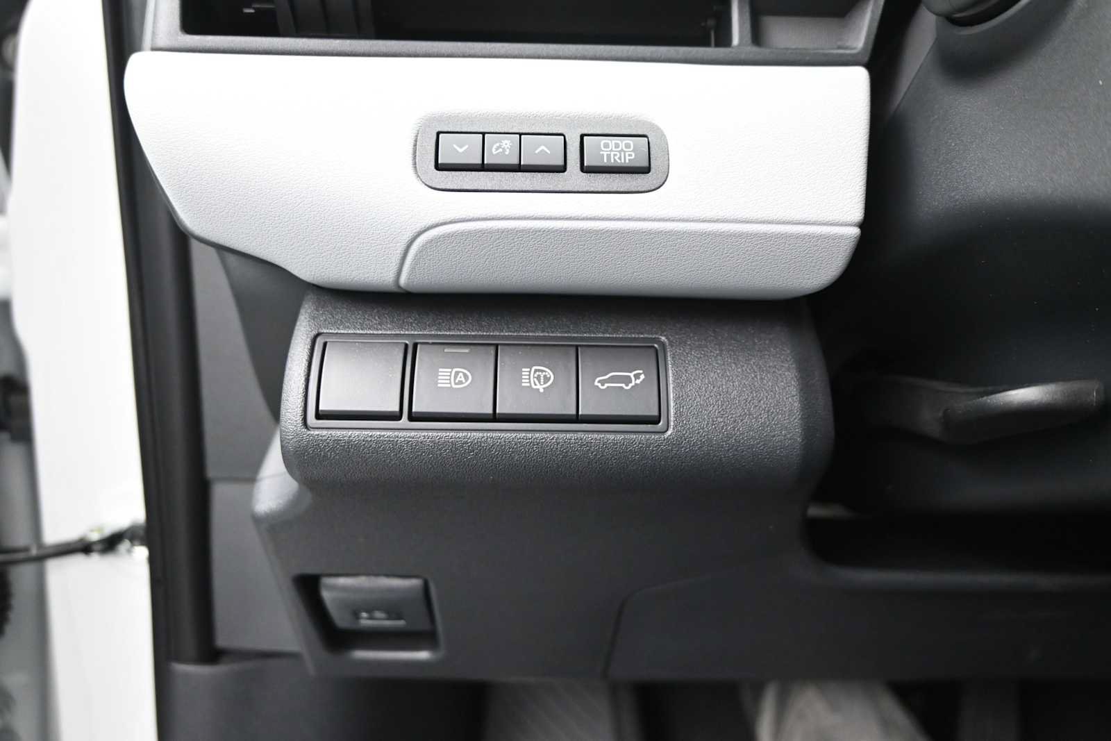Used 2026 Subaru Solterra AWD/4WD image 13