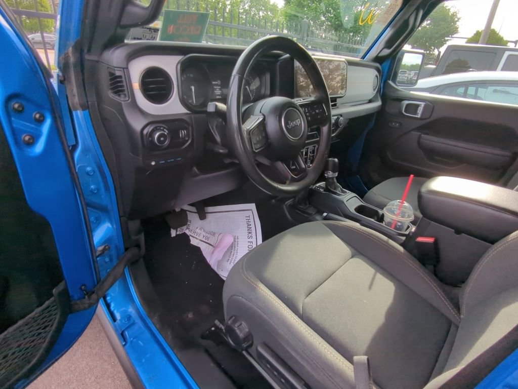 Used 2024 Jeep Wrangler Unlimited AWD/4WD image 6