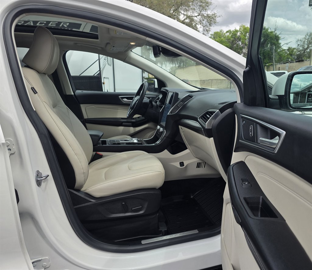 Used 2022 Ford Edge Titanium AWD/4WD image 32