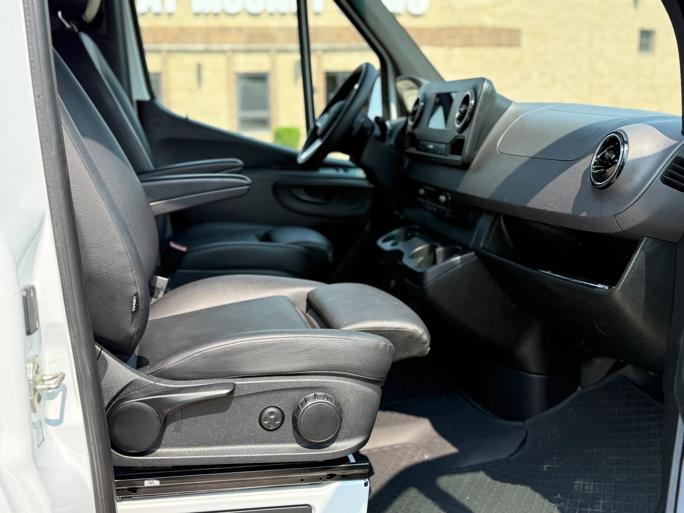 Used 2023 Mercedes-Benz Sprinter 3500 image 11