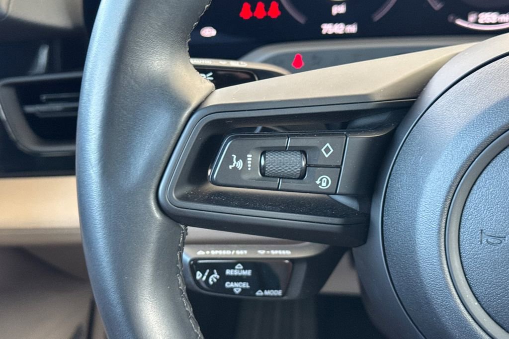 Used 2022 Porsche Taycan RWD image 29