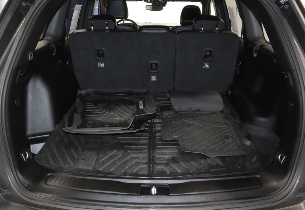 Used 2024 Jeep Grand Cherokee Altitude image 13