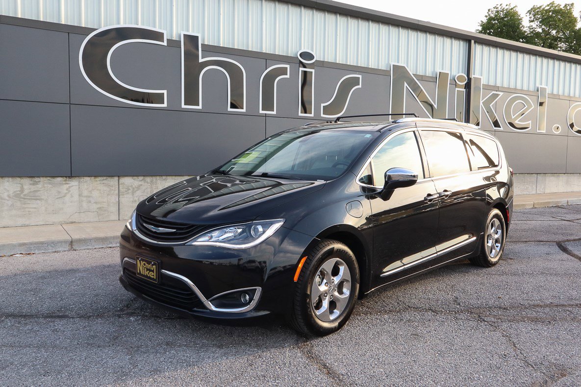 Used 2018 Chrysler Pacifica Limited