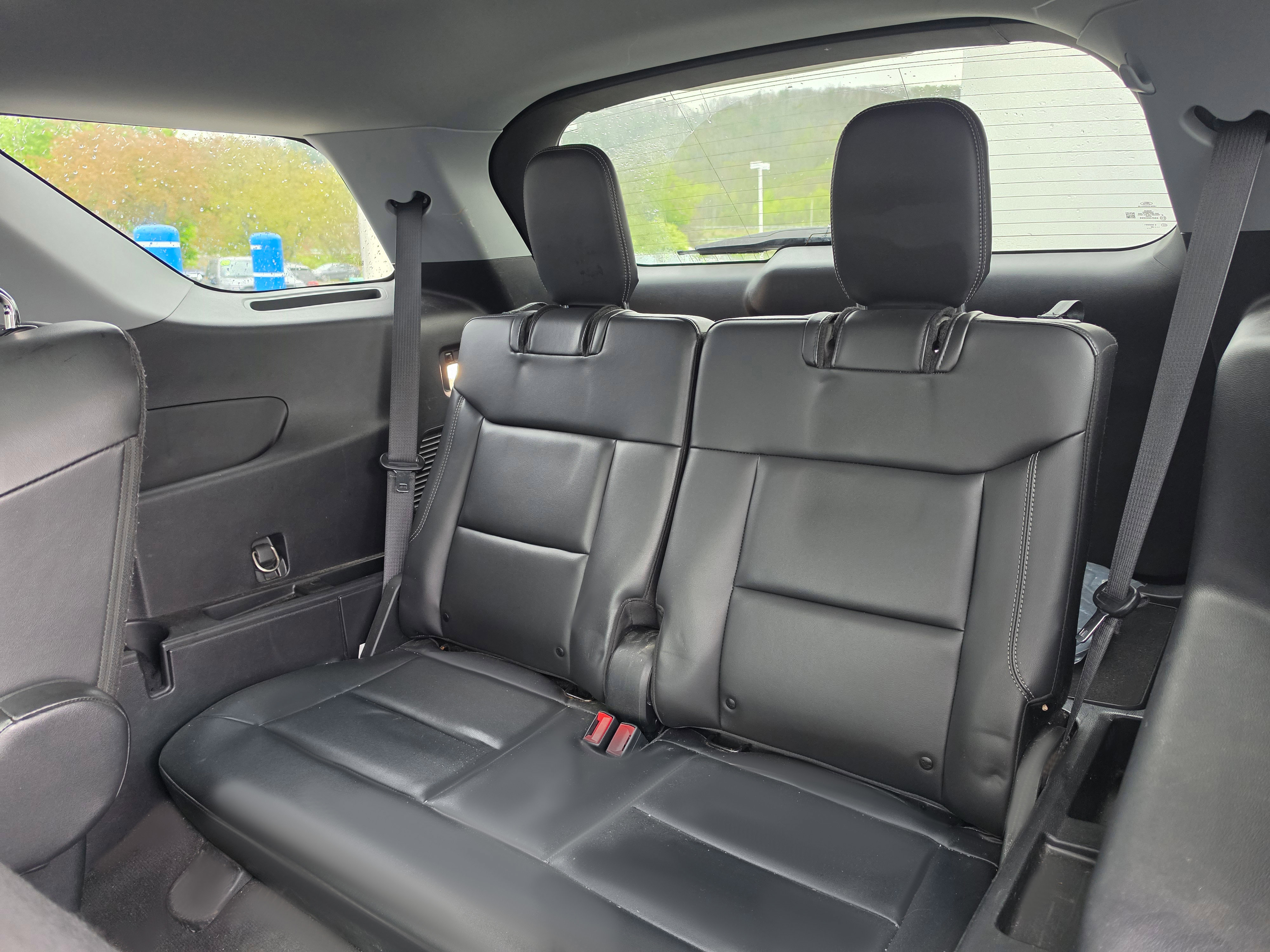 Used 2022 Ford Explorer XLT w/ Equipment Group 202A AWD/4WD image 14