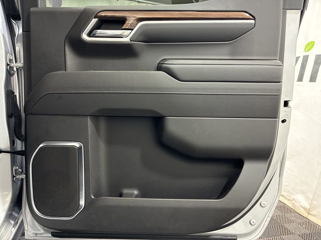 Used 2022 Chevrolet Silverado 1500 LT AWD/4WD image 14