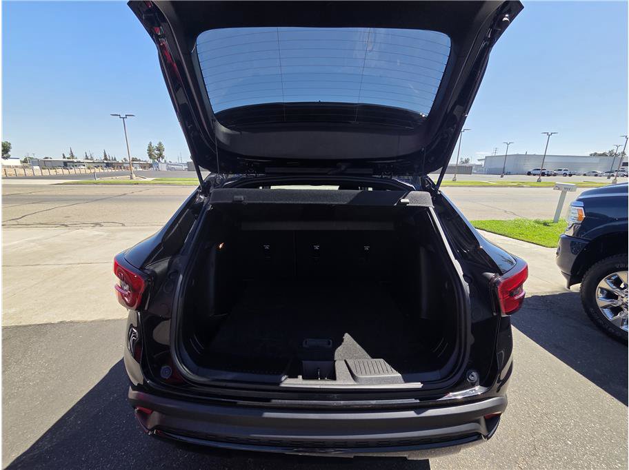 Used 2024 Chevrolet Trax RS w/ Sunroof Package FWD image 9