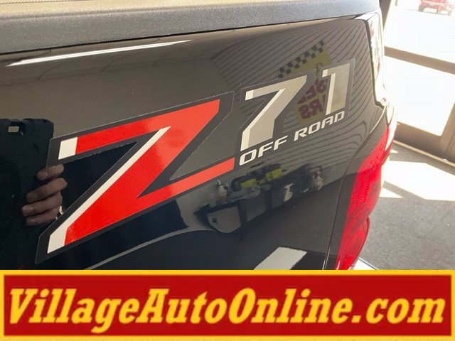 Used 2018 Chevrolet Silverado 1500 LT w/ All Star Edition AWD/4WD image 26