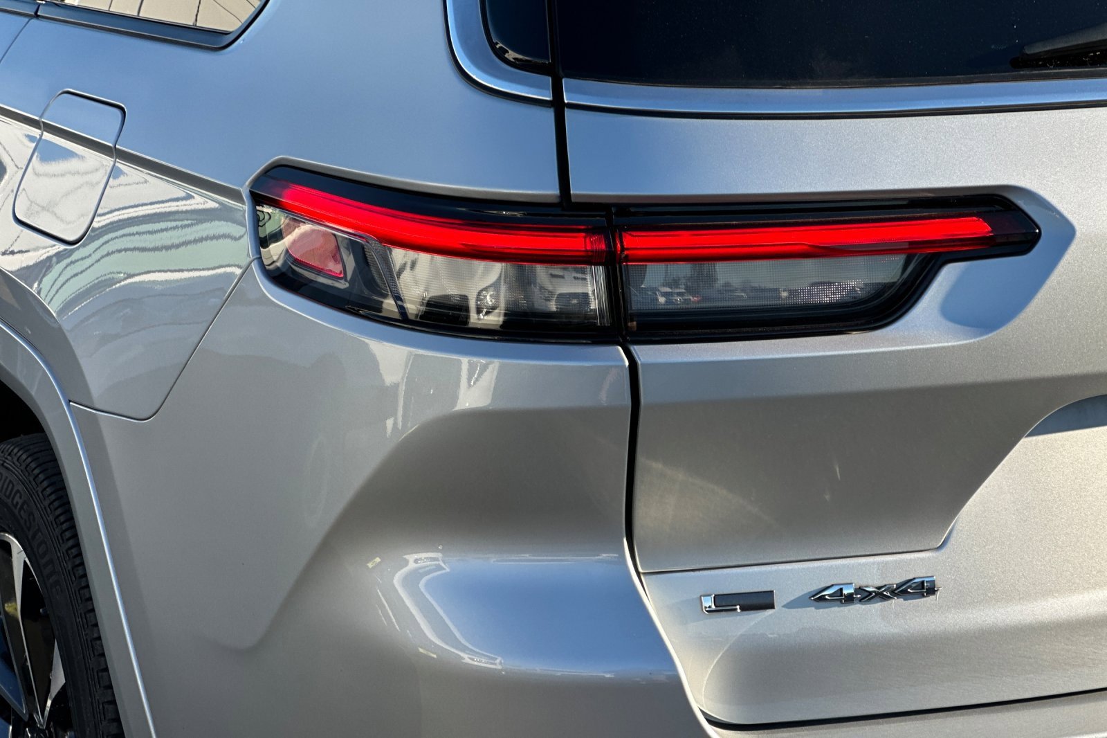 Used 2022 Jeep Grand Cherokee L Overland w/ Advanced Protech Group III image 26