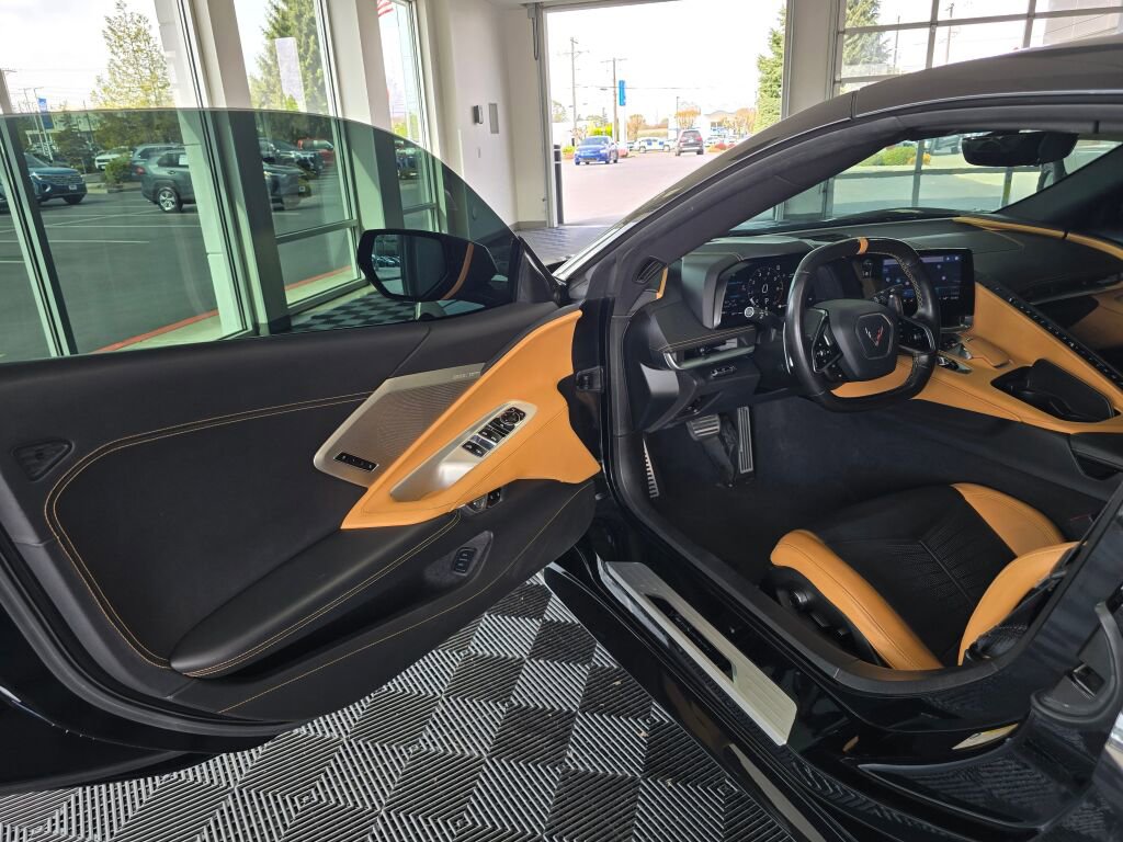 Used 2021 Chevrolet Corvette Stingray Preferred Conv w/ Z51 Performance Package RWD image 43