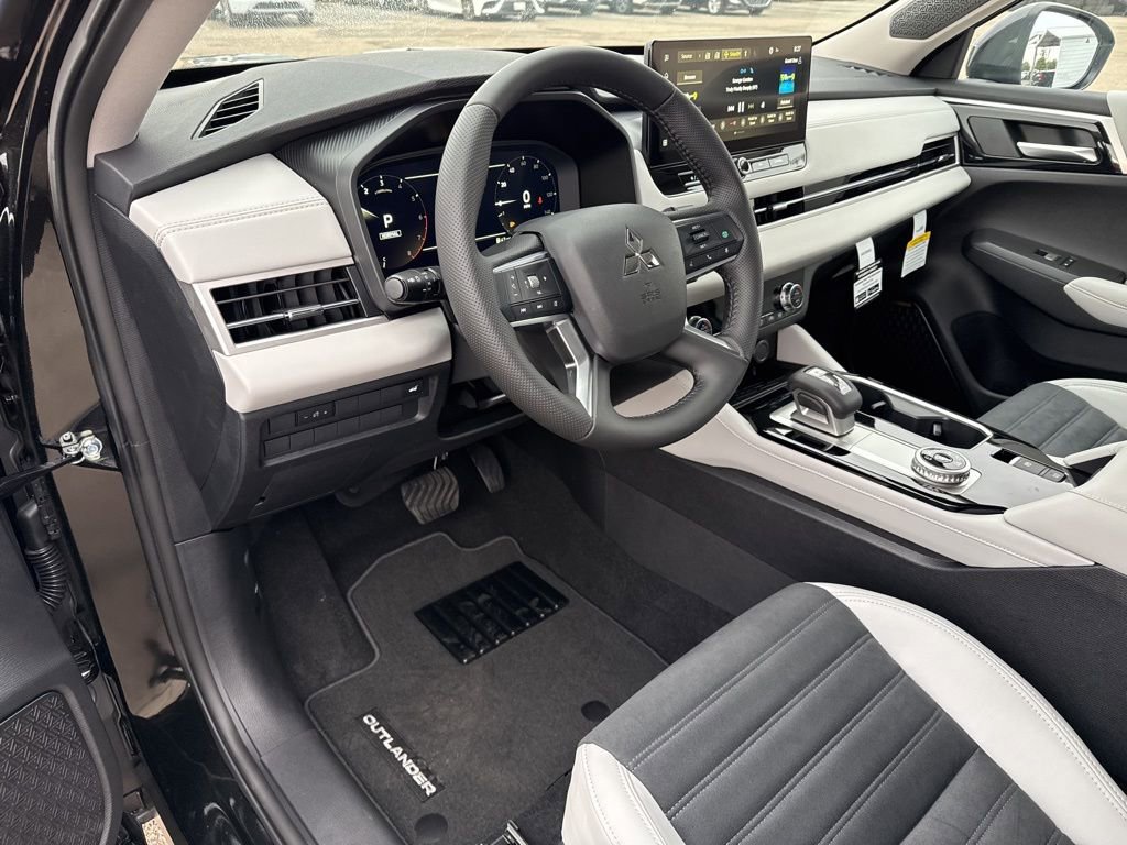 New 2025 Mitsubishi Outlander SE image 20
