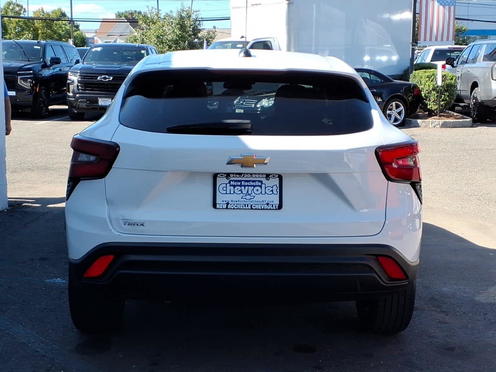 Used 2024 Chevrolet Trax LS FWD image 5