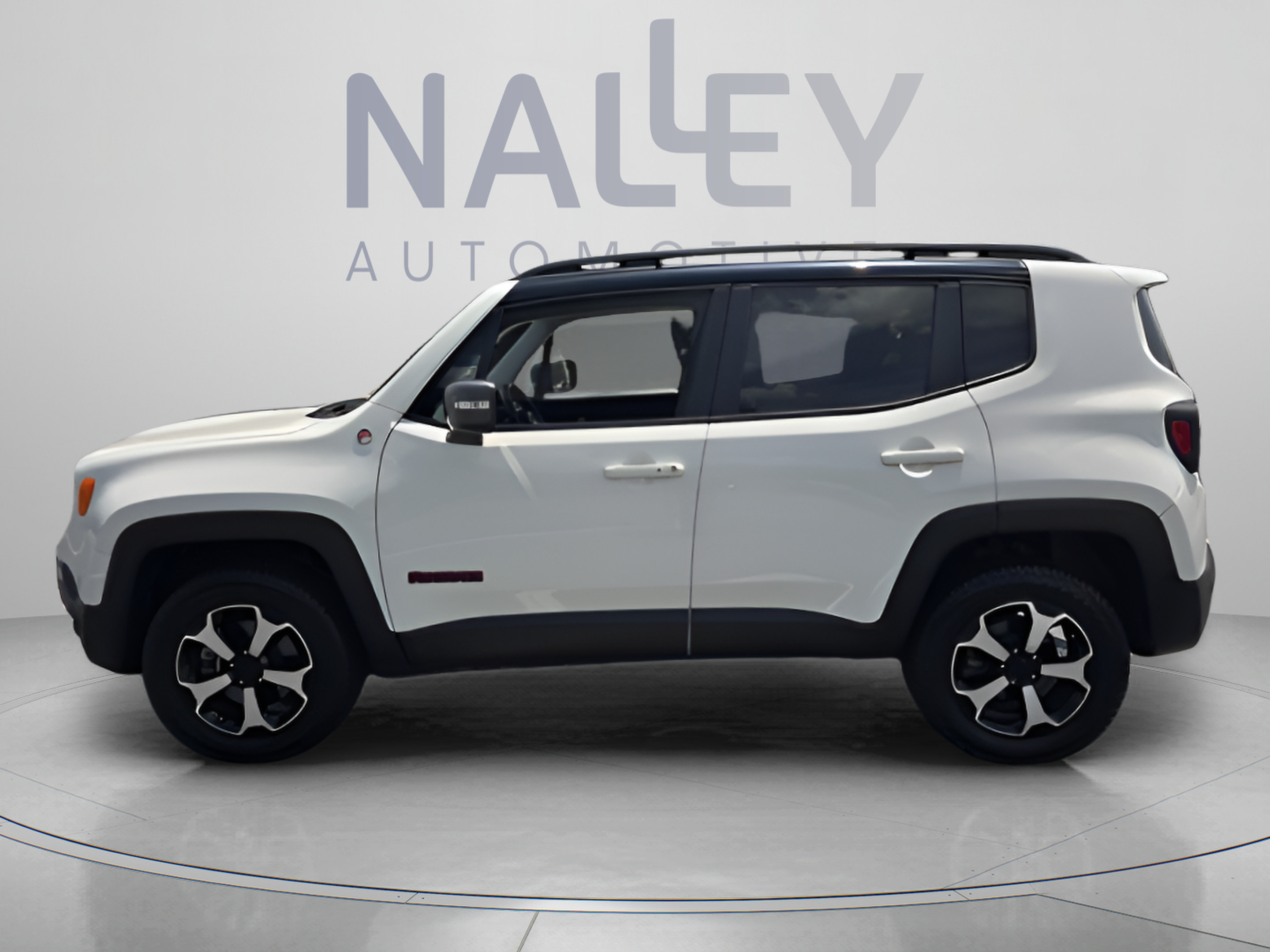 Used 2019 Jeep Renegade Trailhawk AWD/4WD image 2