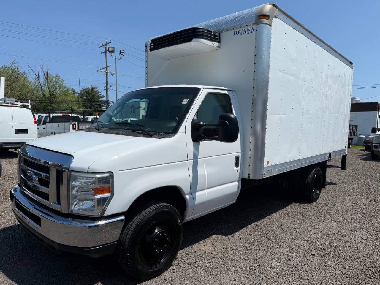 Used 2015 Ford E-350 and Econoline 350 Super Duty w/ Power Windows & Locks Group RWD image 2