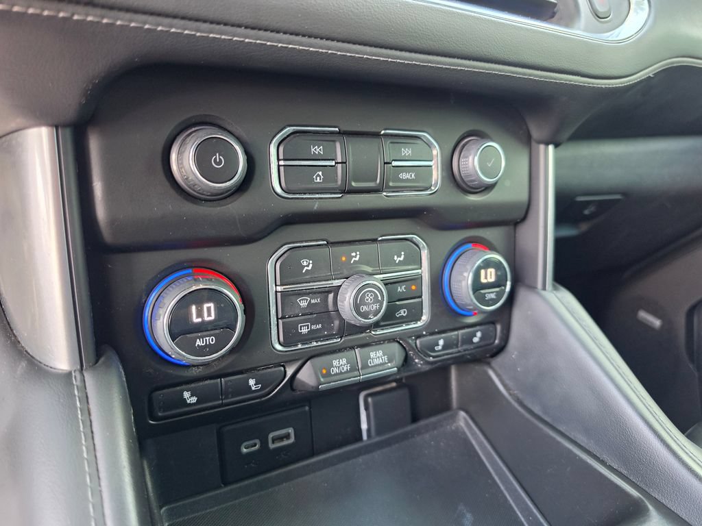 Used 2023 Chevrolet Suburban Z71 w/ Luxury Package AWD/4WD image 26