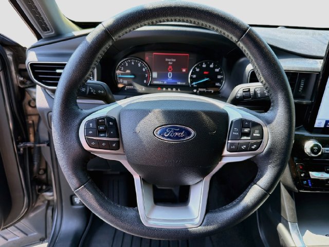 Used 2024 Ford Explorer Limited w/ Limited Technology Package AWD/4WD image 12
