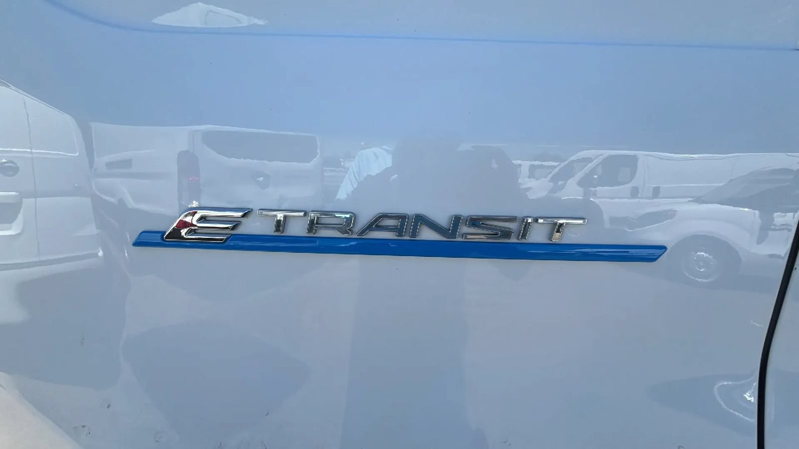 Used 2022 Ford E-Transit 148 High Roof w/ Load Area Protection Package RWD image 50