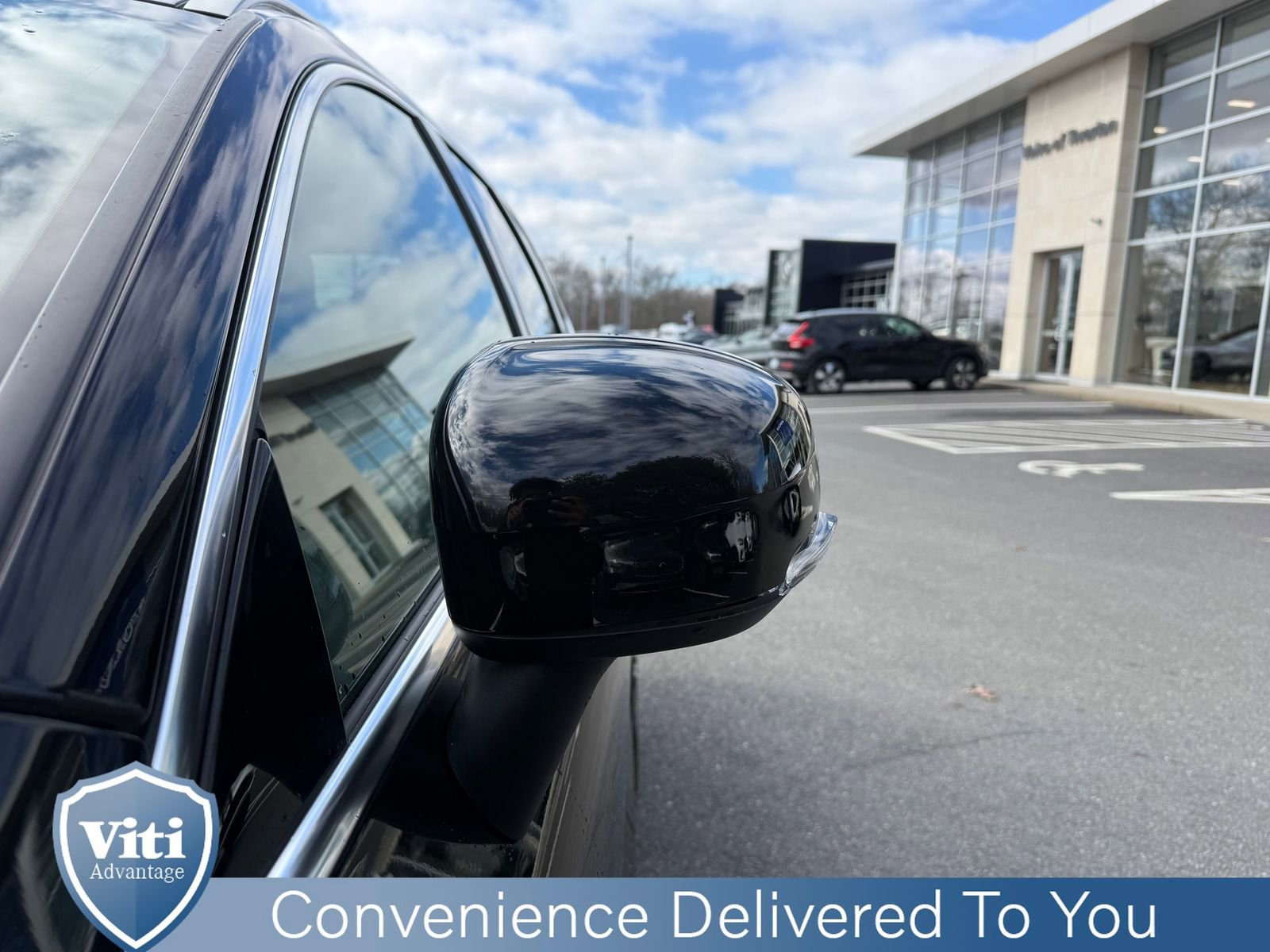 Used 2023 Volvo XC60 B5 Plus w/ Climate Package image 11