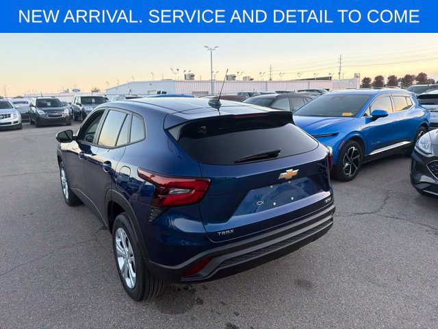 Certified 2024 Chevrolet Trax LS FWD image 12