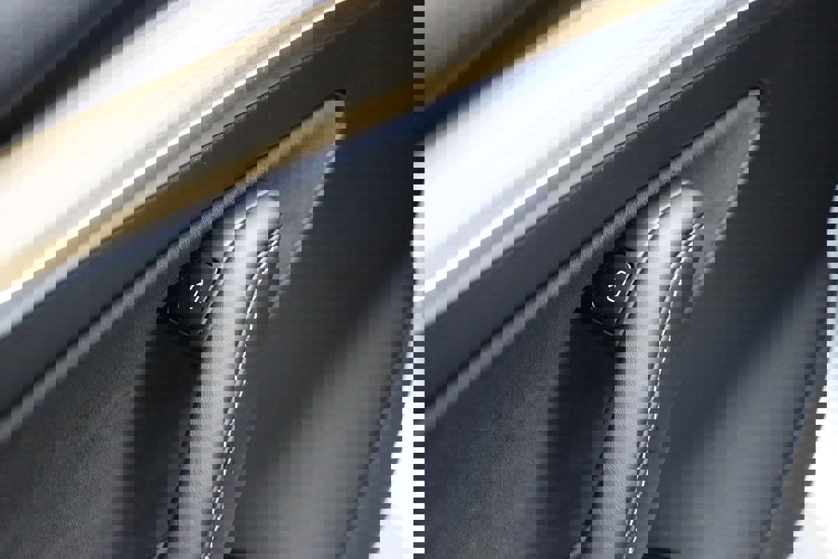 Used 2023 Tesla Model 3 Standard Range image 32