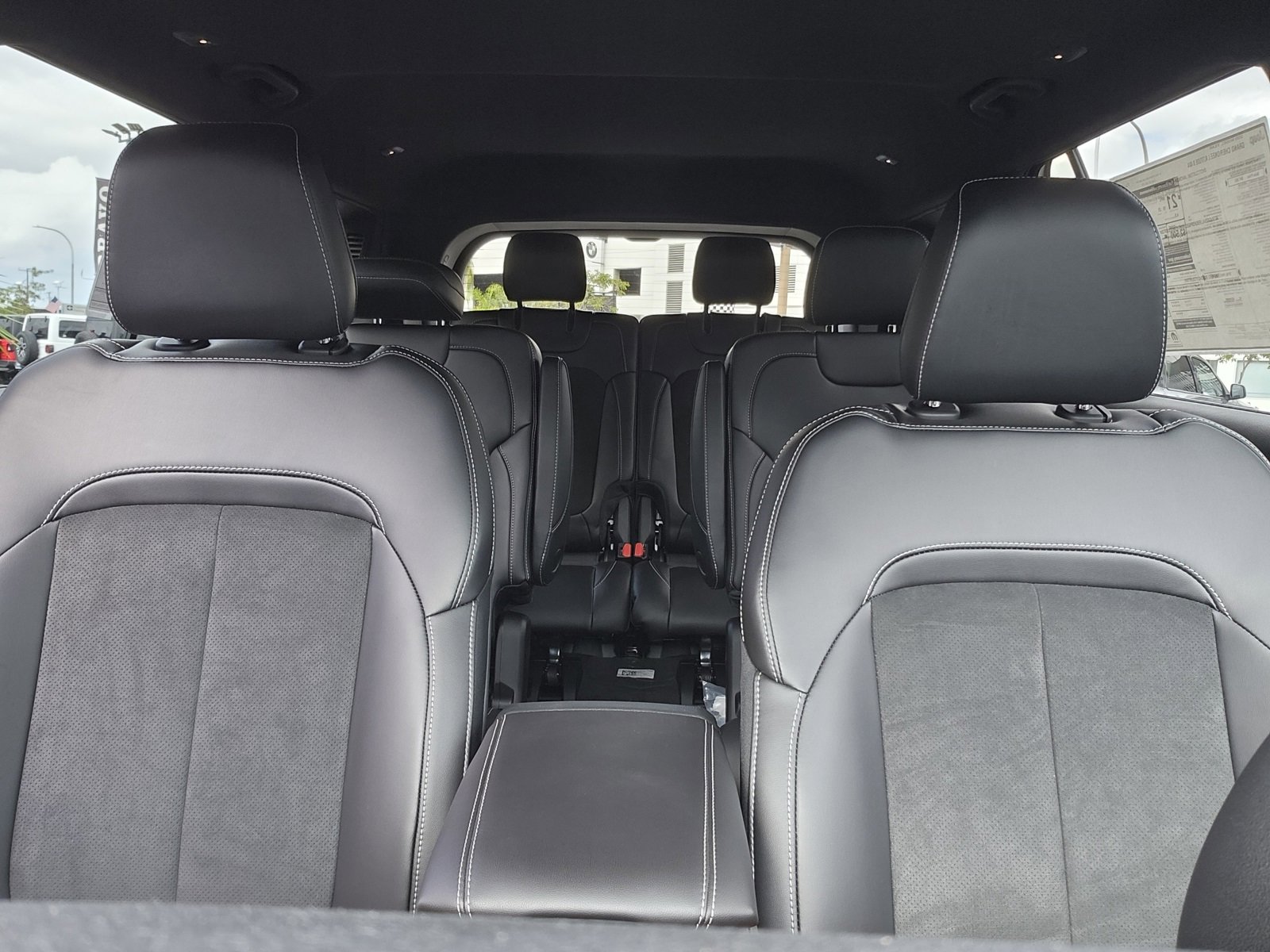 New 2025 Jeep Grand Cherokee L Altitude image 30