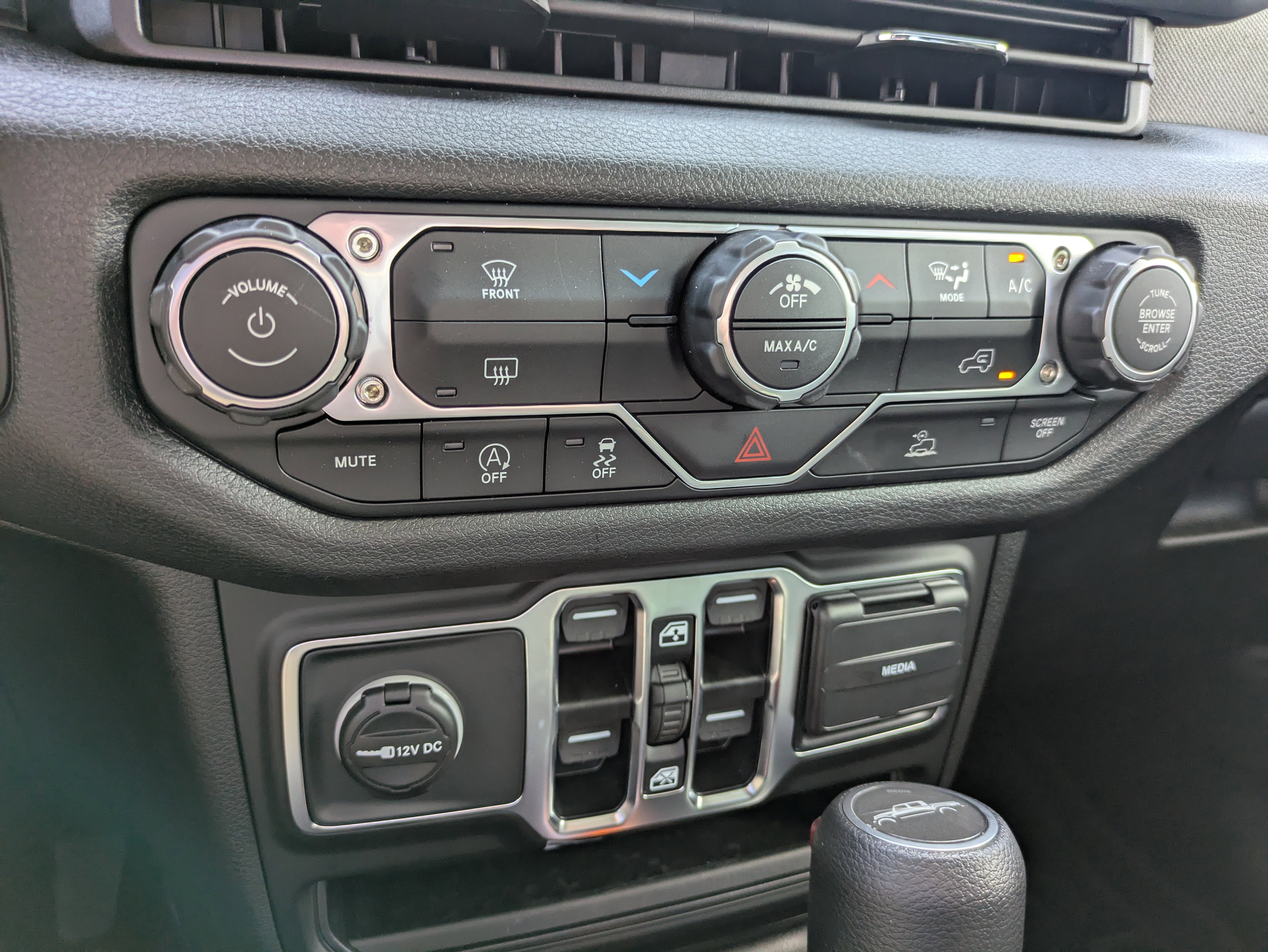 New 2025 Jeep Gladiator Sport image 18