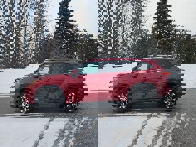 Used 2023 Toyota Highlander XLE image 2