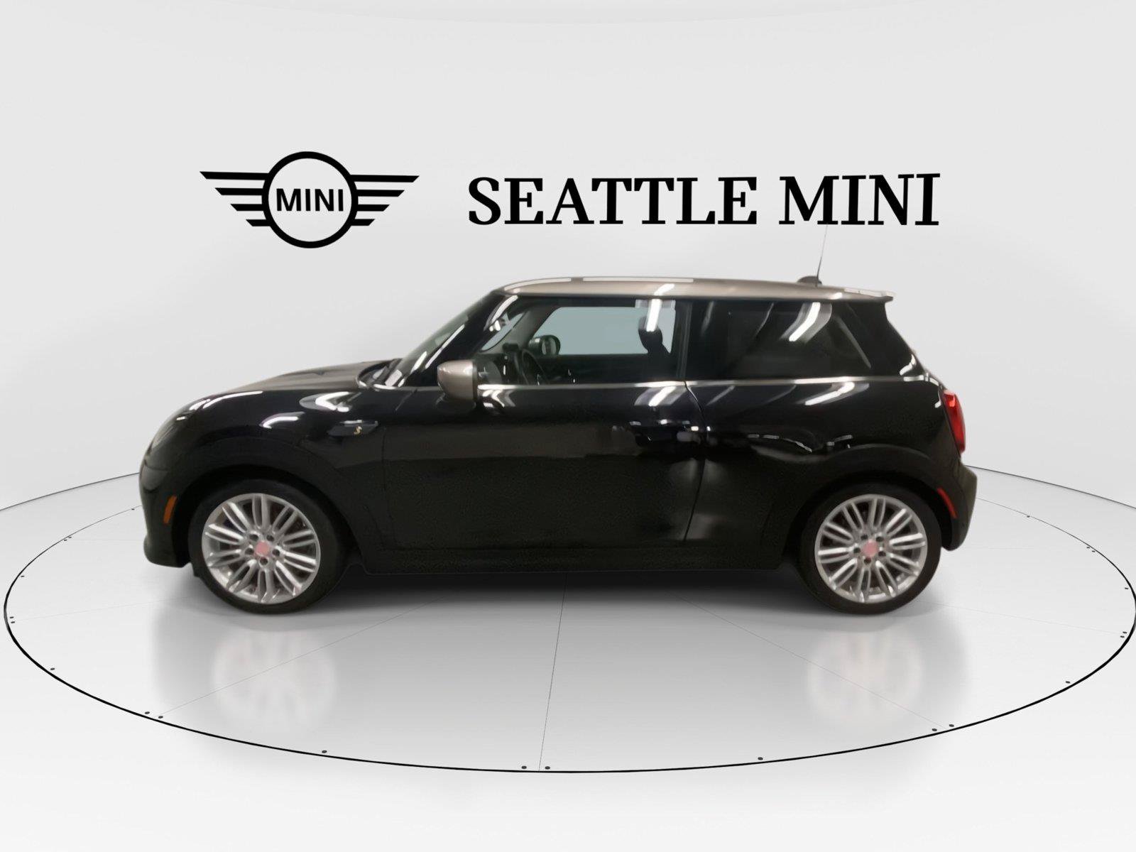 Used 2024 MINI Cooper SE FWD image 7