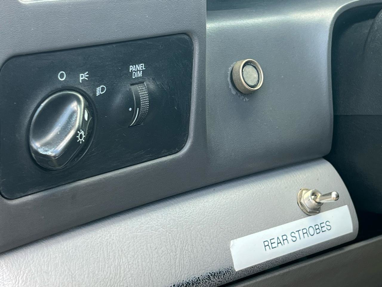 Used 2000 Ford F350 4x4 Regular Cab DRW Super Duty image 45