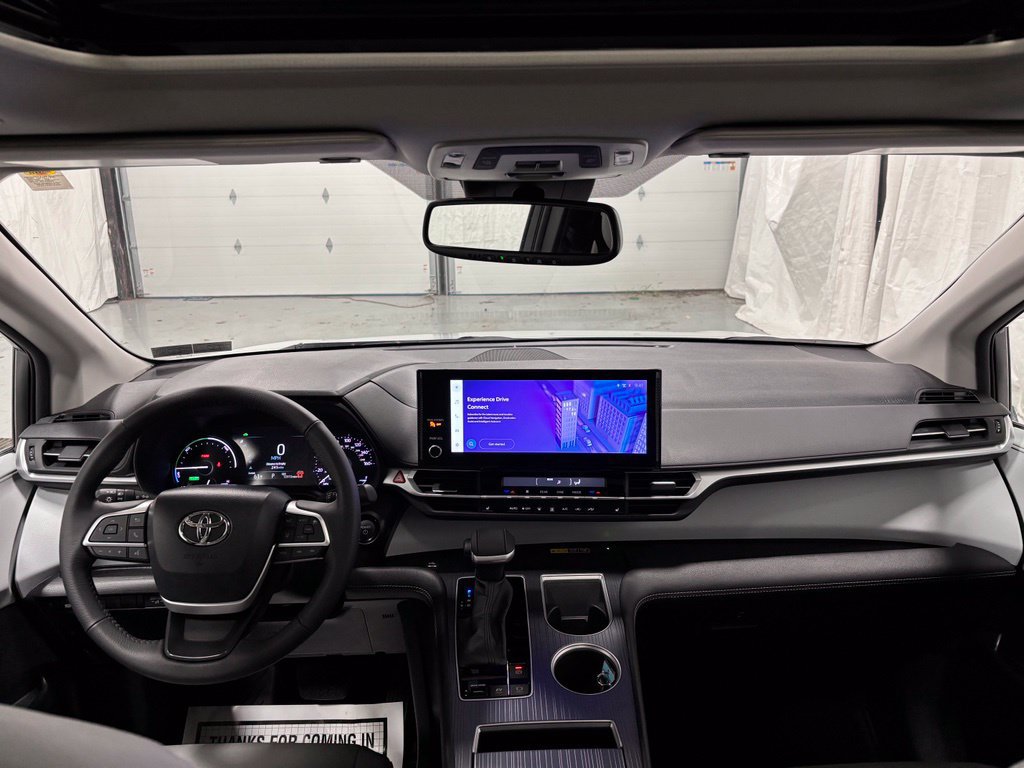 Used 2026 Toyota Sienna XLE AWD/4WD image 44