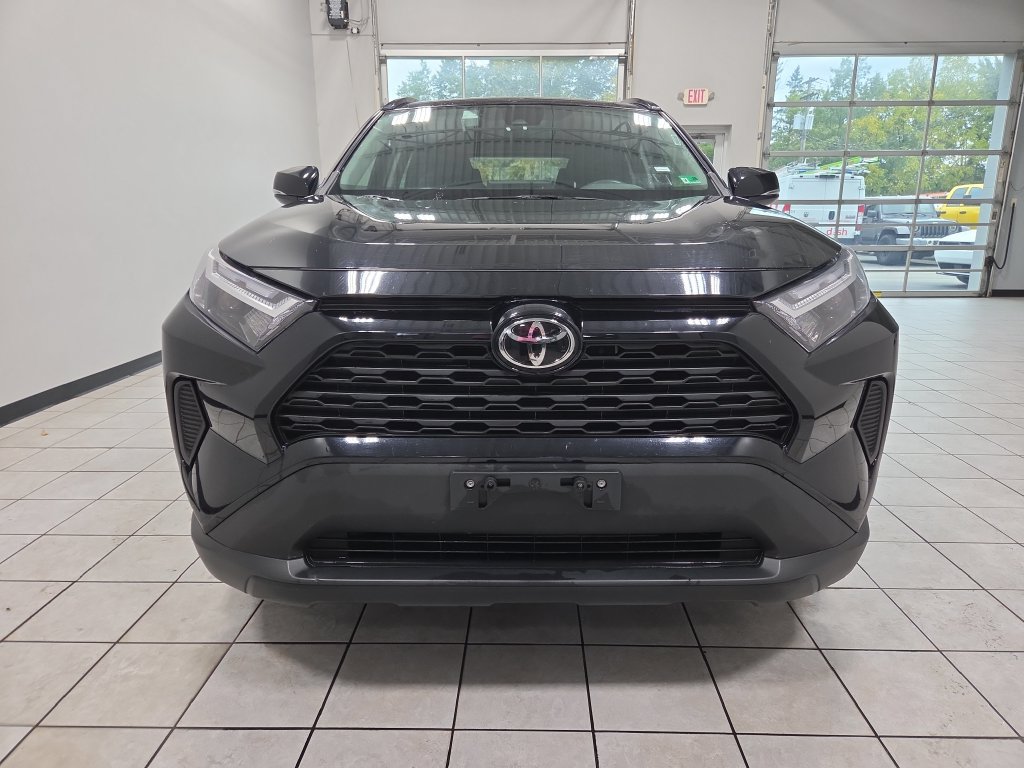 Used 2024 Toyota RAV4 XLE AWD/4WD image 6