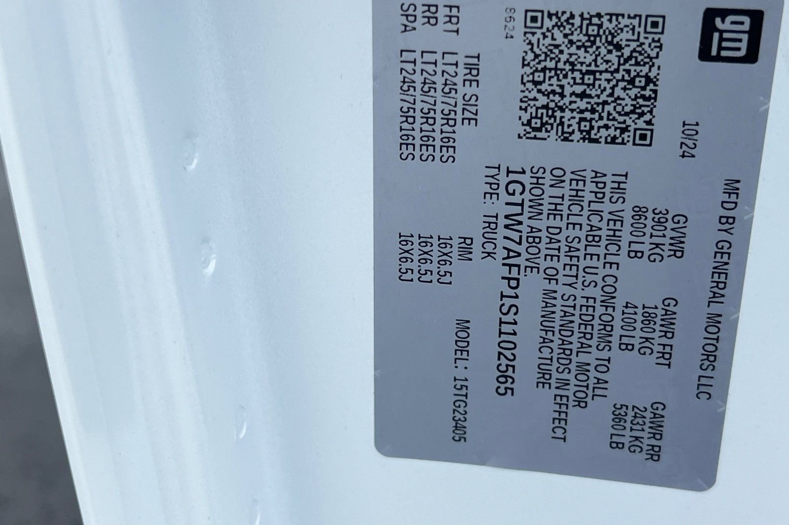 New 2025 GMC Savana 2500 w/ Driver Convenience Package RWD image 32