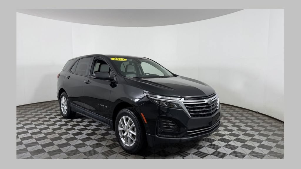 Used 2023 Chevrolet Equinox LS w/ LS Convenience Package AWD/4WD image 1