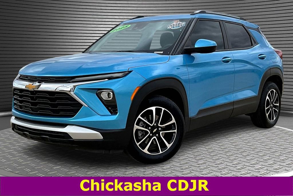 Used 2025 Chevrolet TrailBlazer LT image 1
