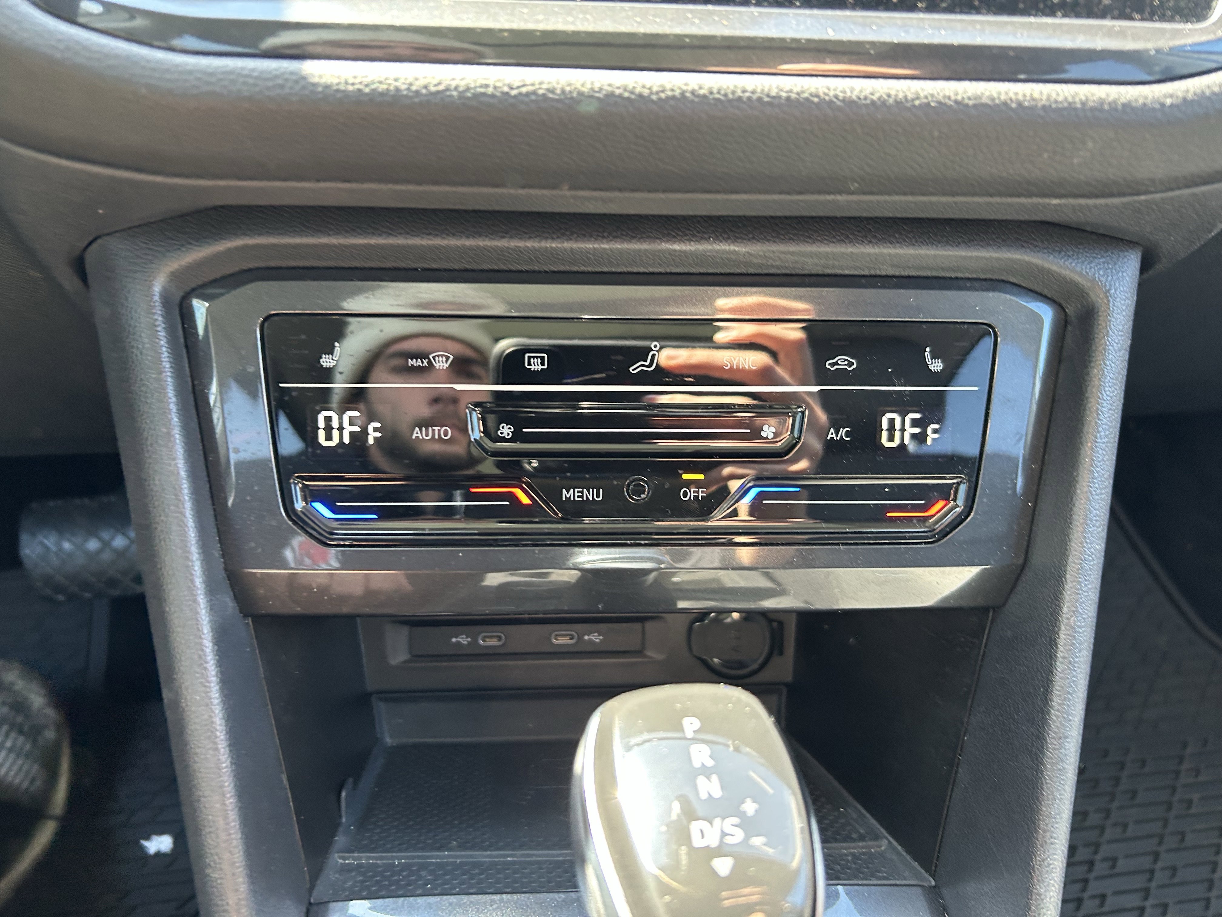 Used 2023 Volkswagen Tiguan SE image 15