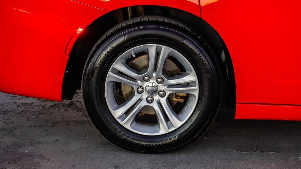 Used 2022 Dodge Charger SXT image 12