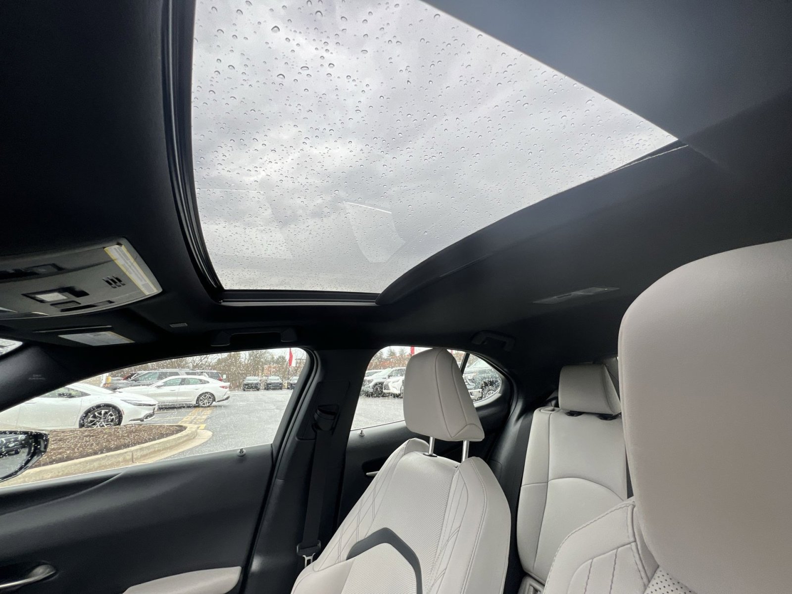 Used 2023 Lexus UX 250h FWD w/ Accessory Package (Z1) image 23