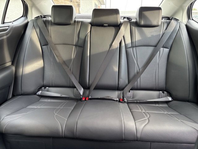 Used 2024 Lexus ES 300h w/ Accessory Package (Z2) FWD image 26