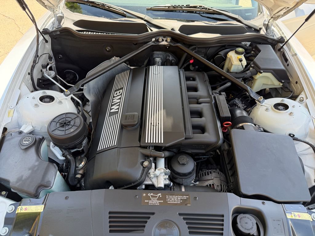 Used 2004 BMW Z4 2.5i RWD image 9
