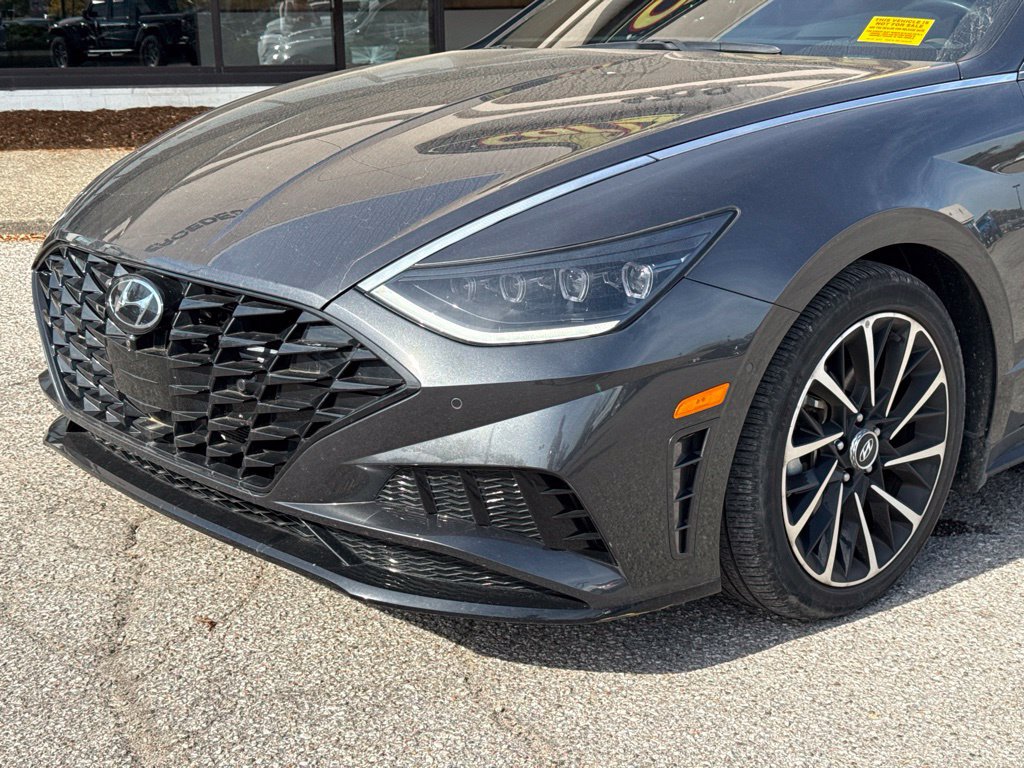 Used 2021 Hyundai Sonata Limited w/ Winter Weather Package FWD image 8