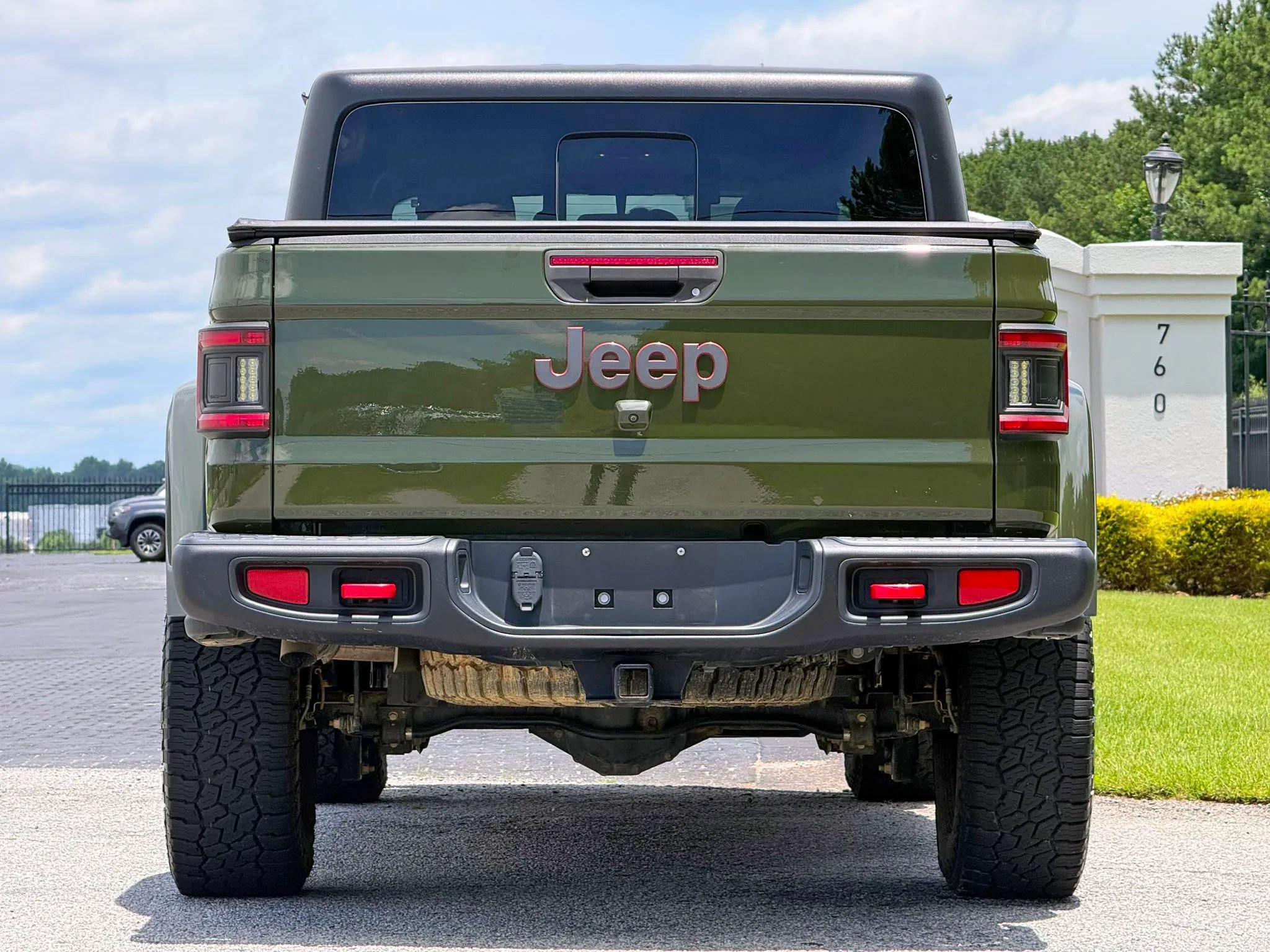 Used 2021 Jeep Gladiator Rubicon w/ Trailer Tow Package AWD/4WD image 10